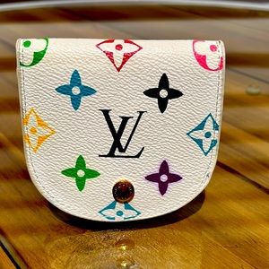 Louis Vuitton coin pouch serial number 61970 in good condition